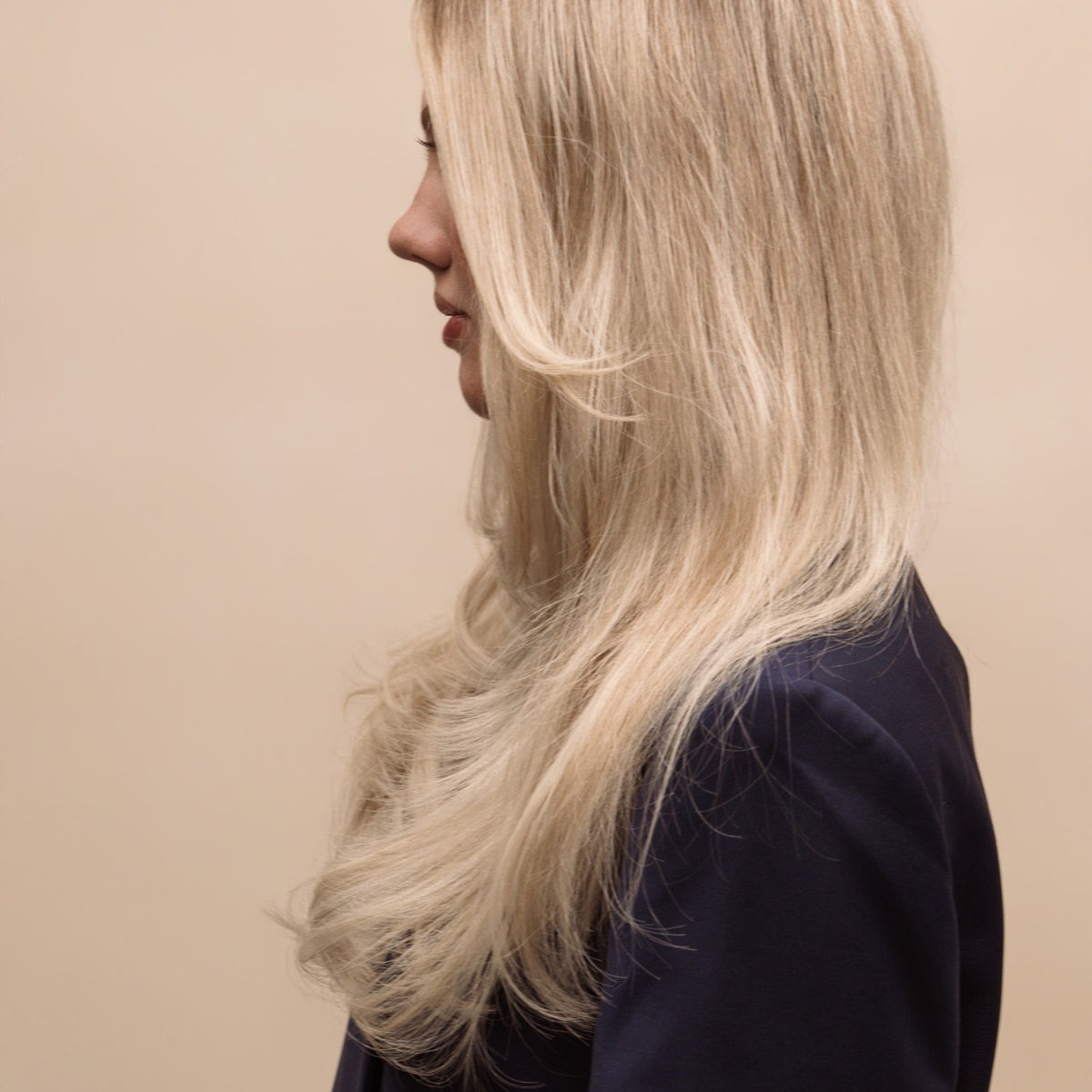 11r | ruti Sidekick: Rooted Pearl Blonde
